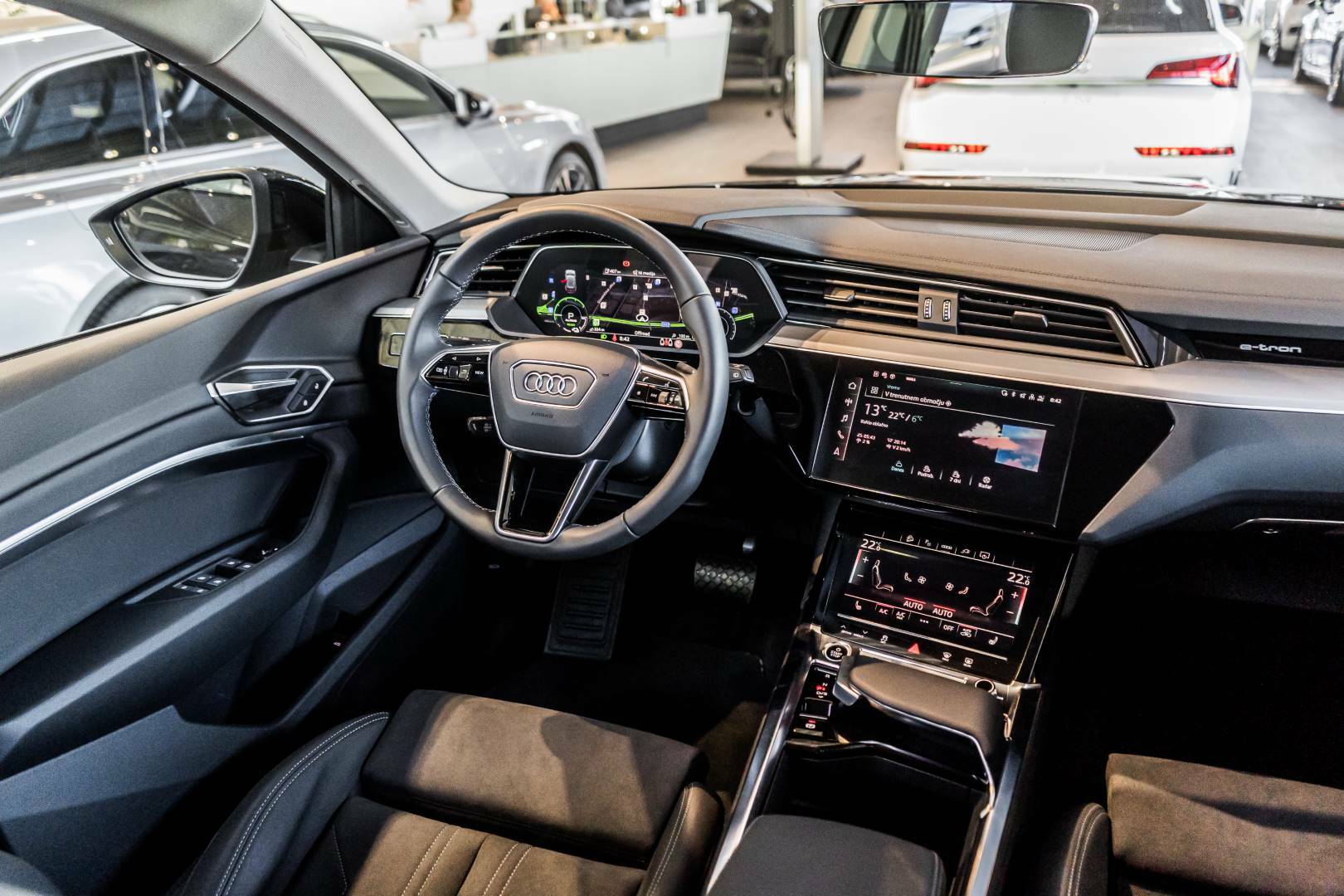Novi Audi Q8 e-tron 2023